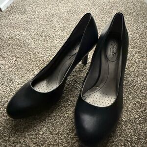 Black Women's Pumps. LifeStride Sz 7. NWOT!